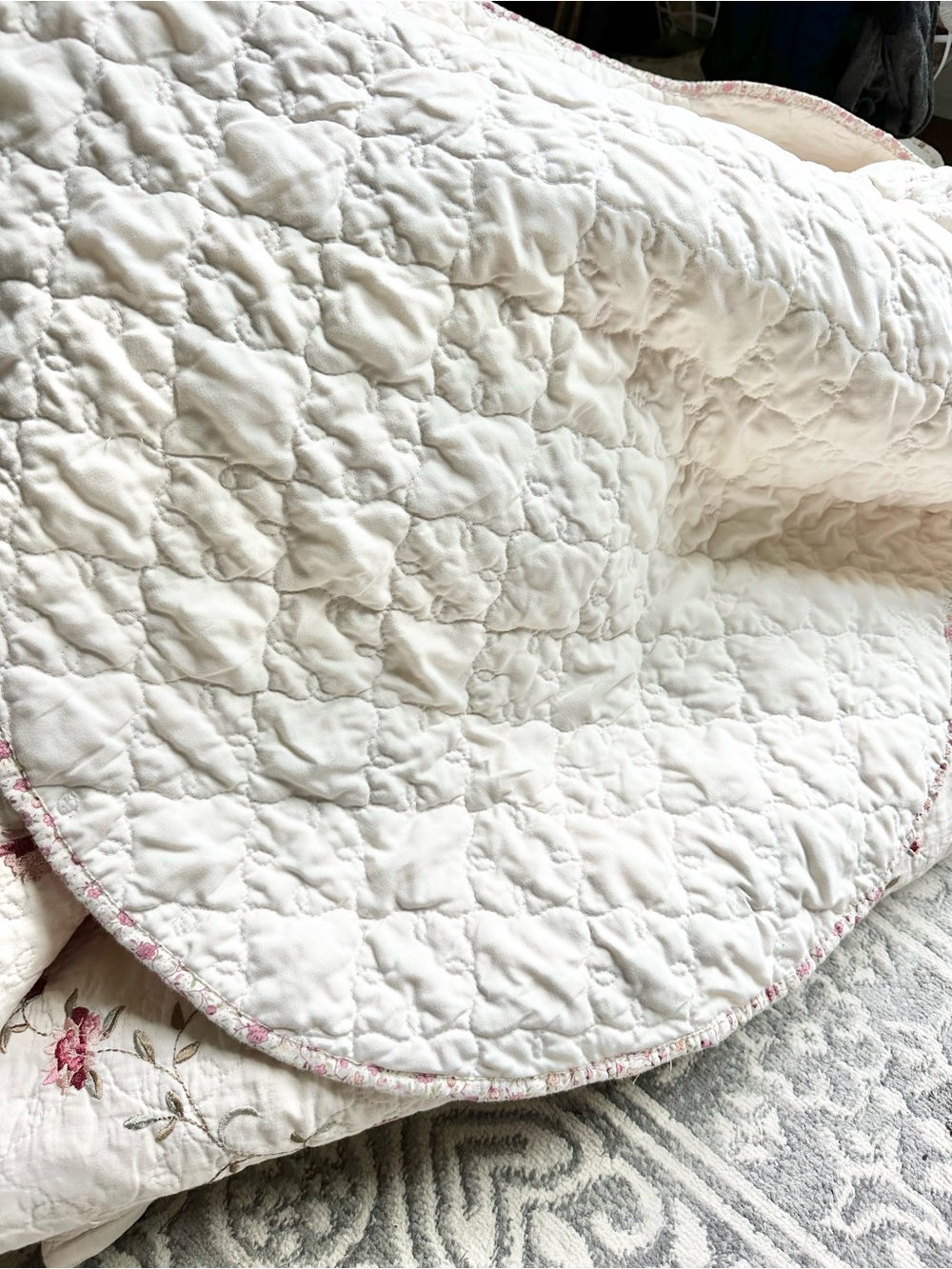 Classic Creamy White Floral Embroidered Quilt Set 1 Pillow Sham Hannalore Cotton - Picture 14 of 16